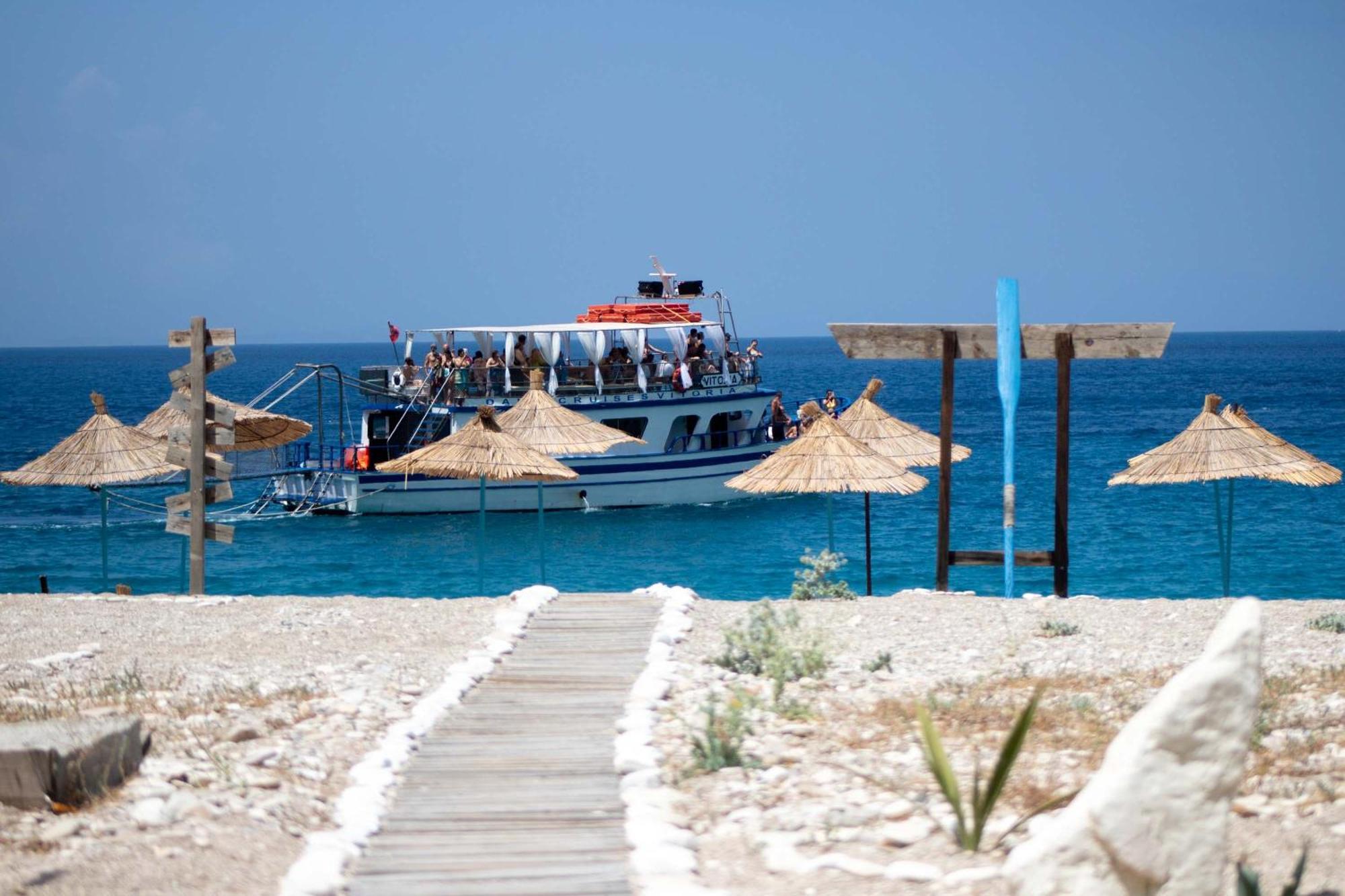 Lost Paradise Eco Camping Himare Esterno foto