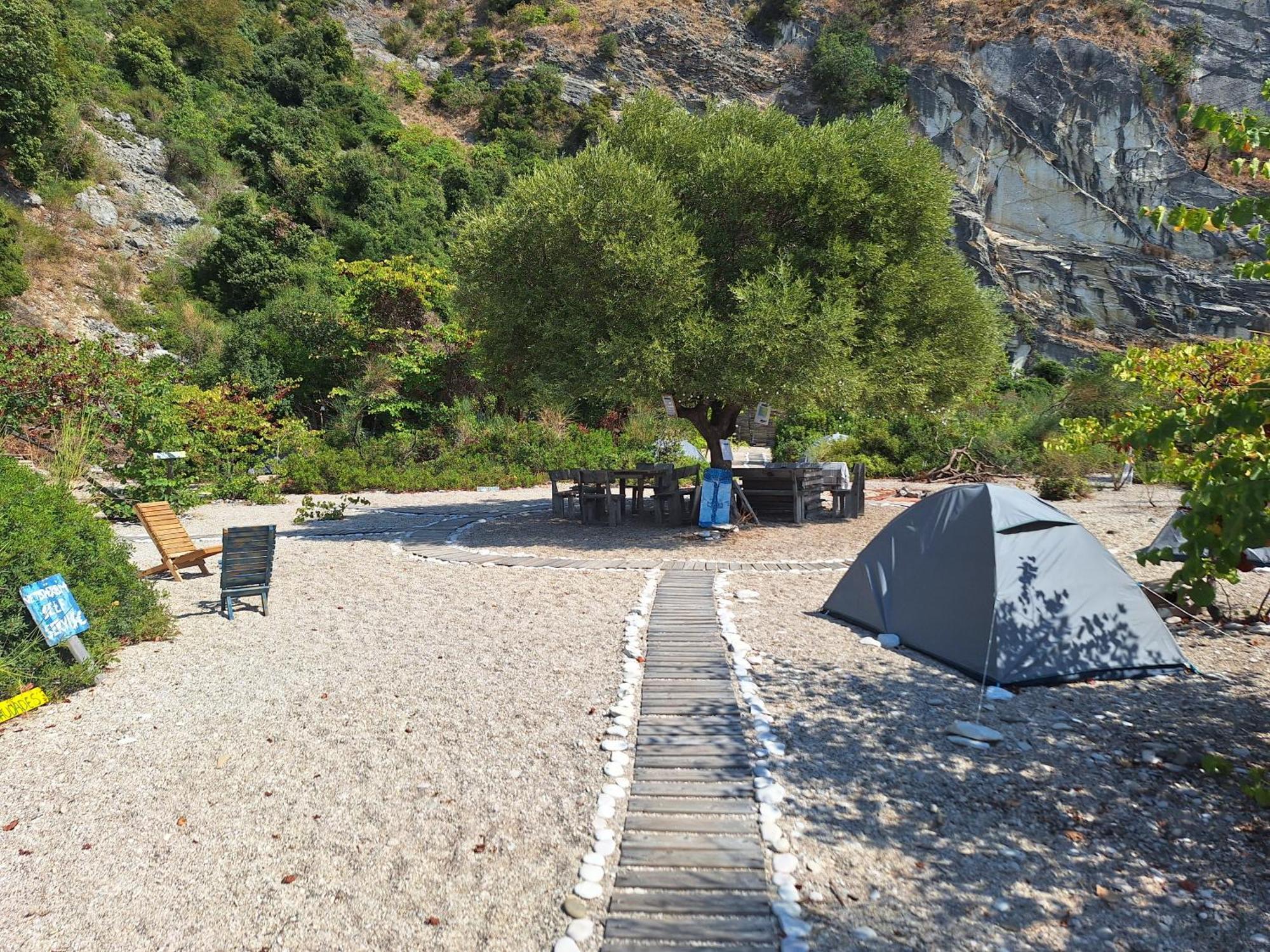 Lost Paradise Eco Camping Himare Esterno foto