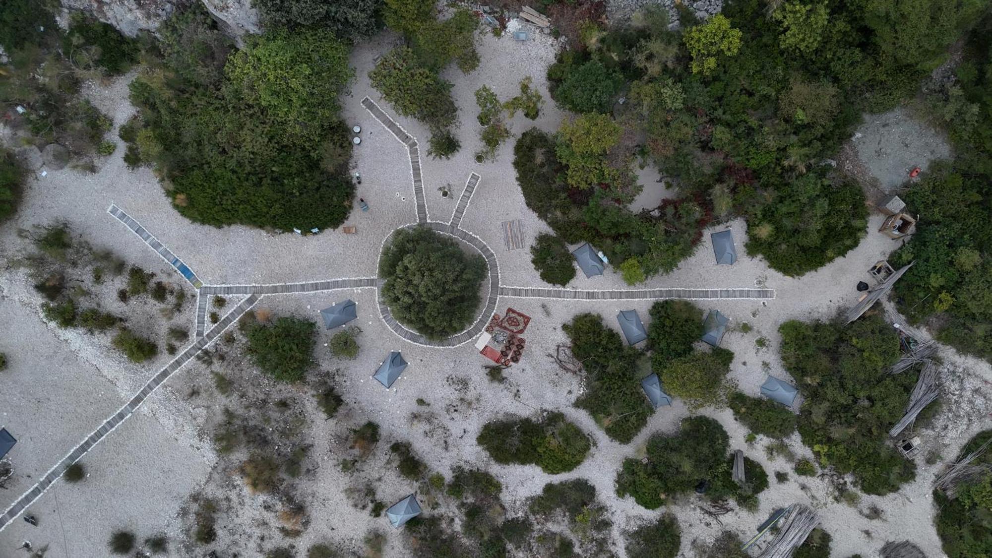 Lost Paradise Eco Camping Himare Esterno foto