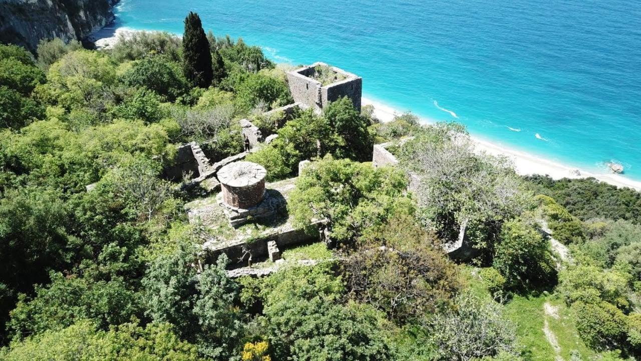 Lost Paradise Eco Camping Himare Esterno foto