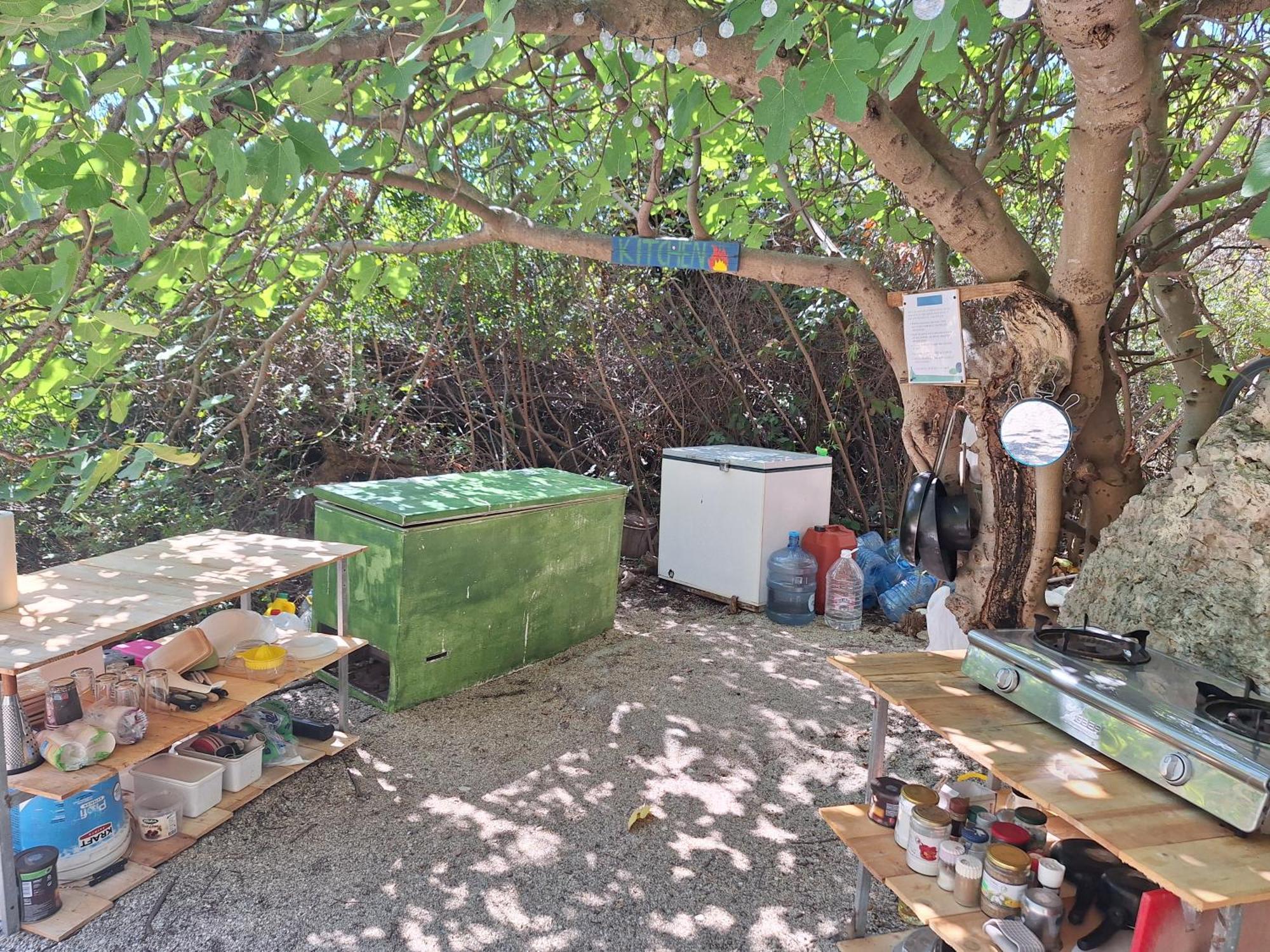 Lost Paradise Eco Camping Himare Esterno foto
