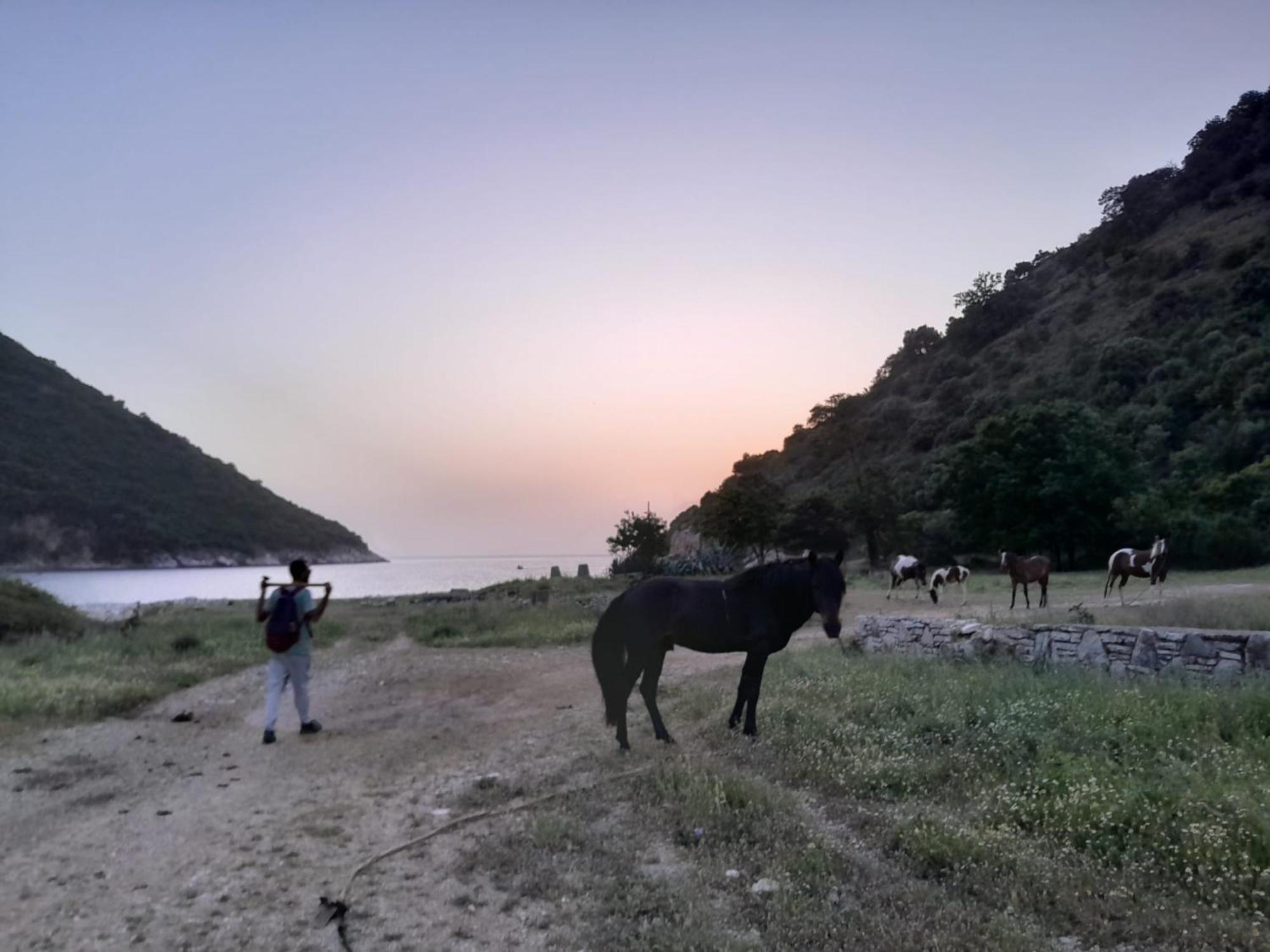 Lost Paradise Eco Camping Himare Esterno foto
